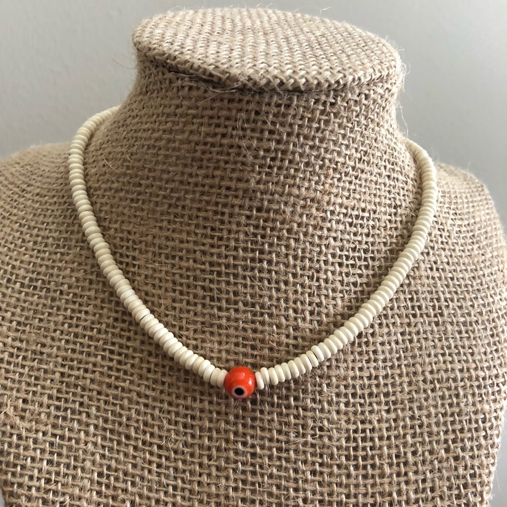 Island eye choker